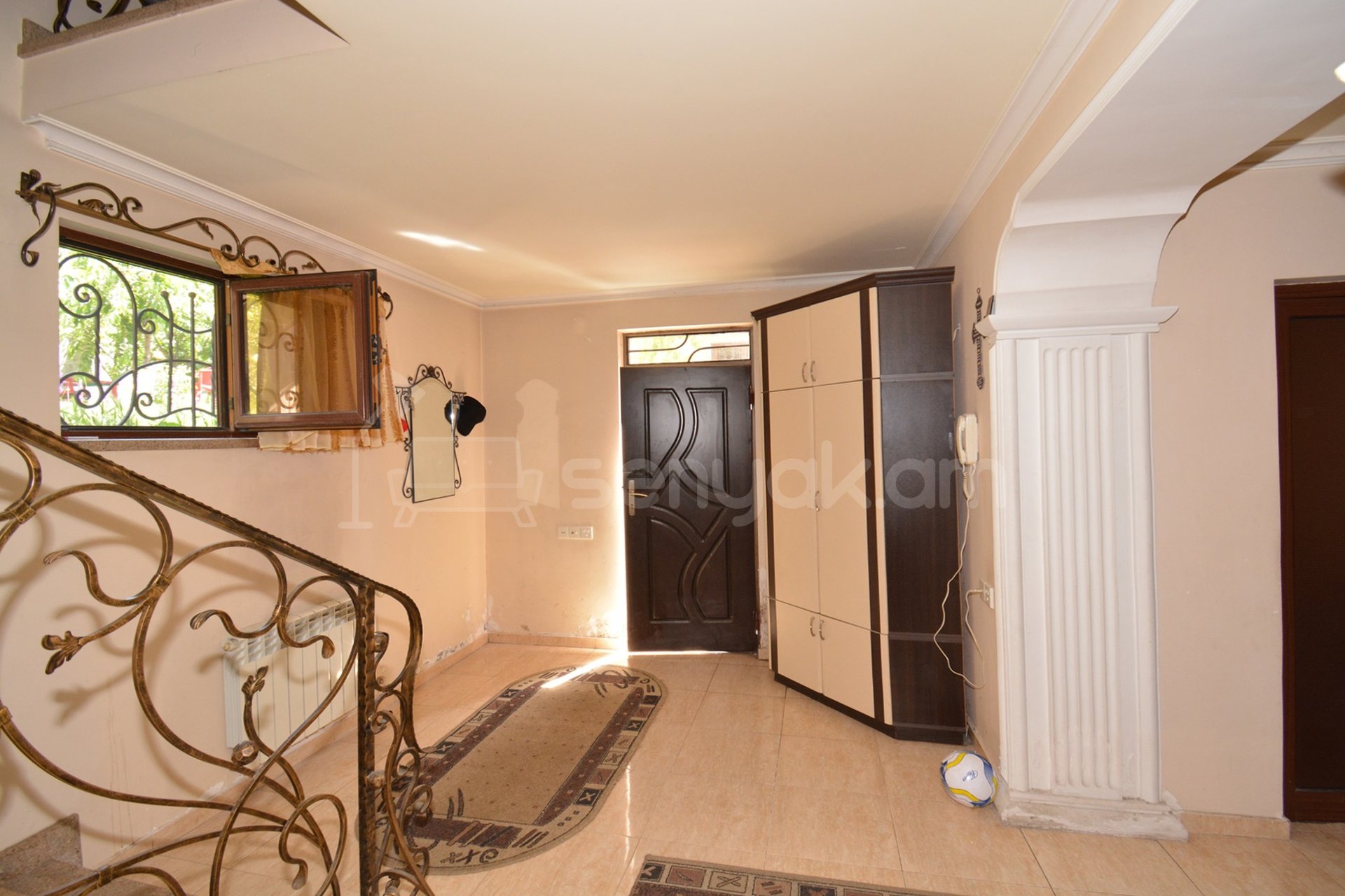 4 Սենյականոց Սեփական Տուն, 400քմ, Կապիտալ Վերանորոգված, Ավտոտնակով