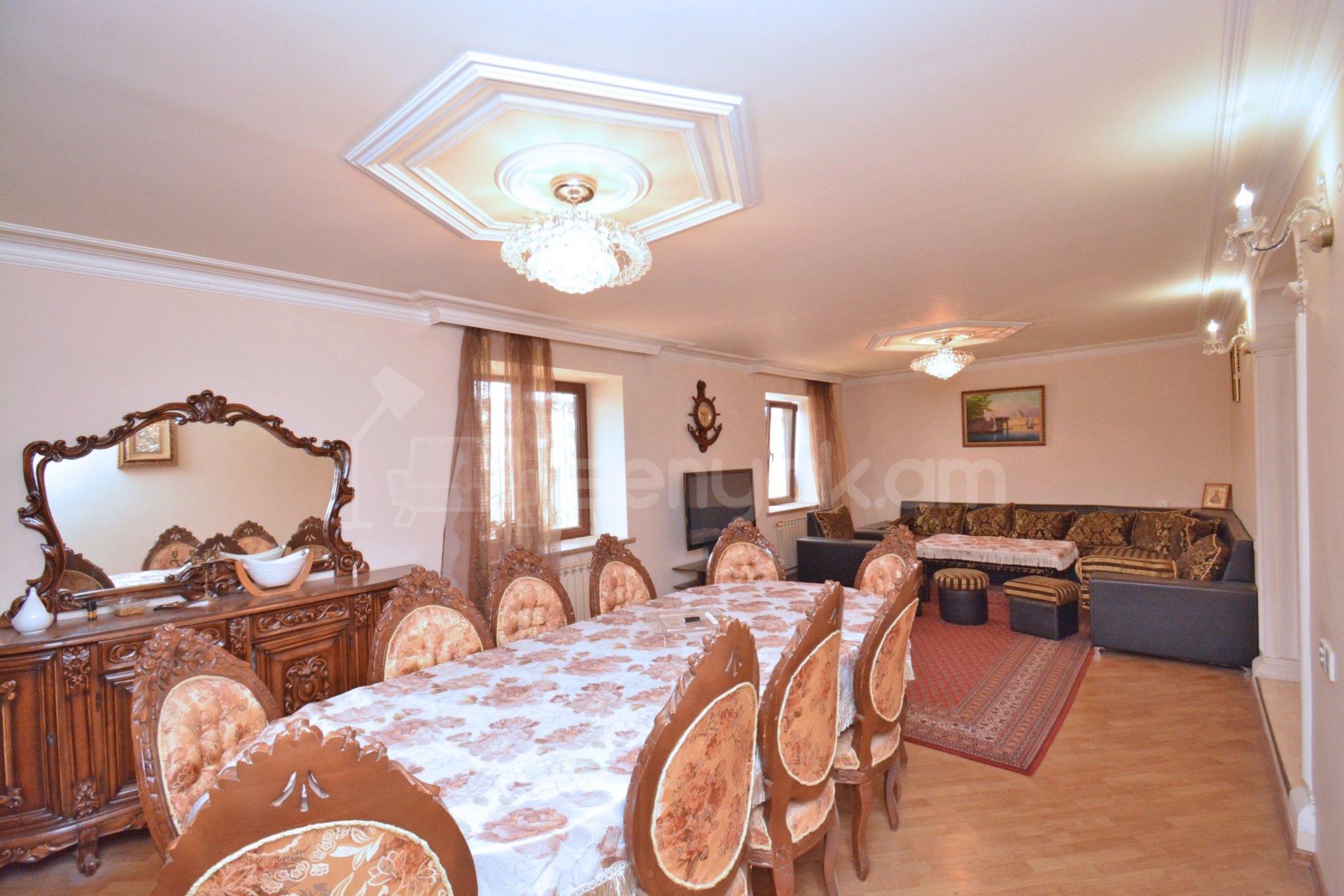 4 Սենյականոց Սեփական Տուն, 400քմ, Կապիտալ Վերանորոգված, Ավտոտնակով