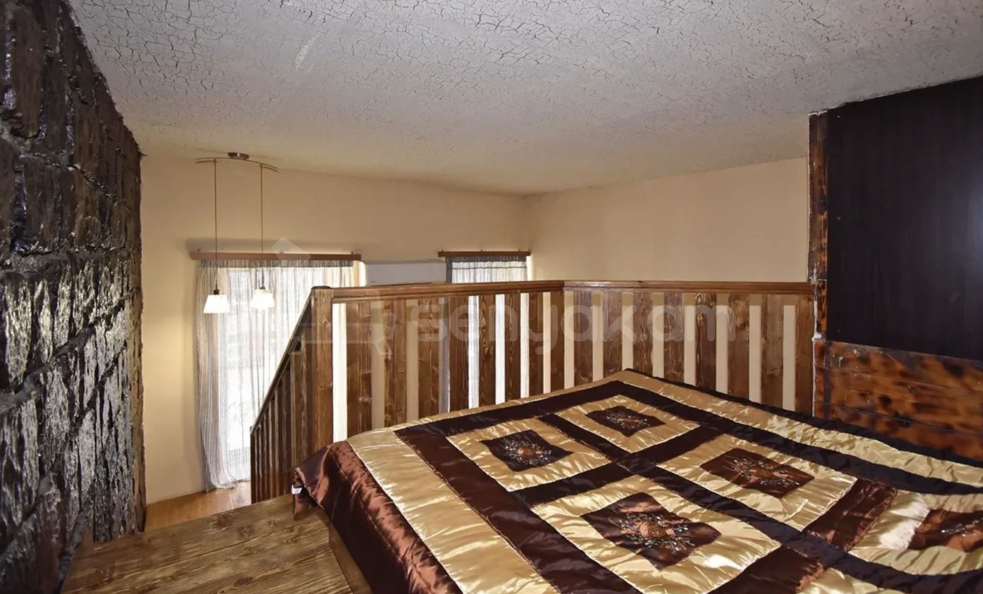 1 Սենյականոց Բնակարան Քարե Շենքում, 42քմ, 2/3 հարկ, Դիզայներական Վերանորոգված, Կահավորված