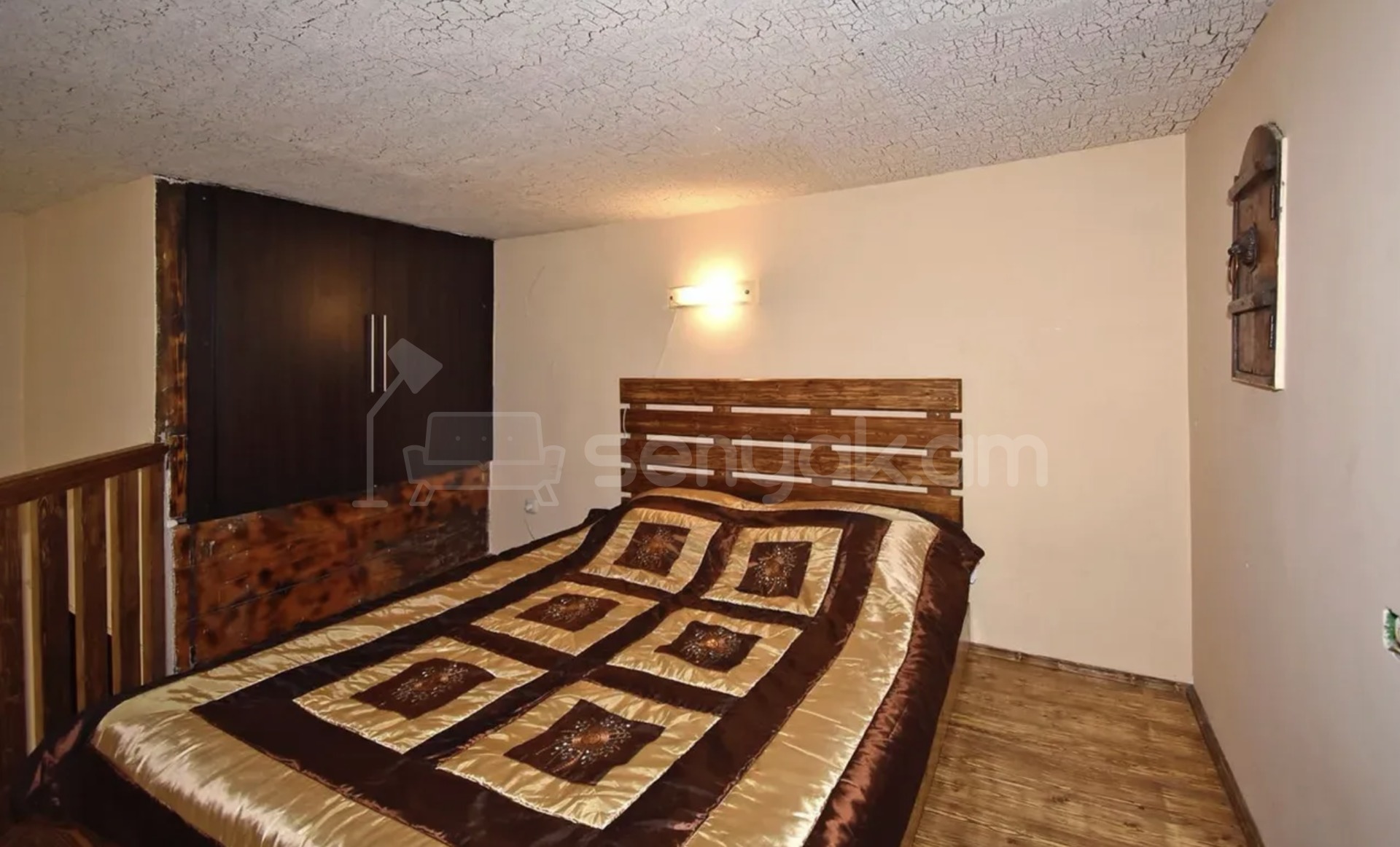 1 Սենյականոց Բնակարան Քարե Շենքում, 42քմ, 2/3 հարկ, Դիզայներական Վերանորոգված, Կահավորված