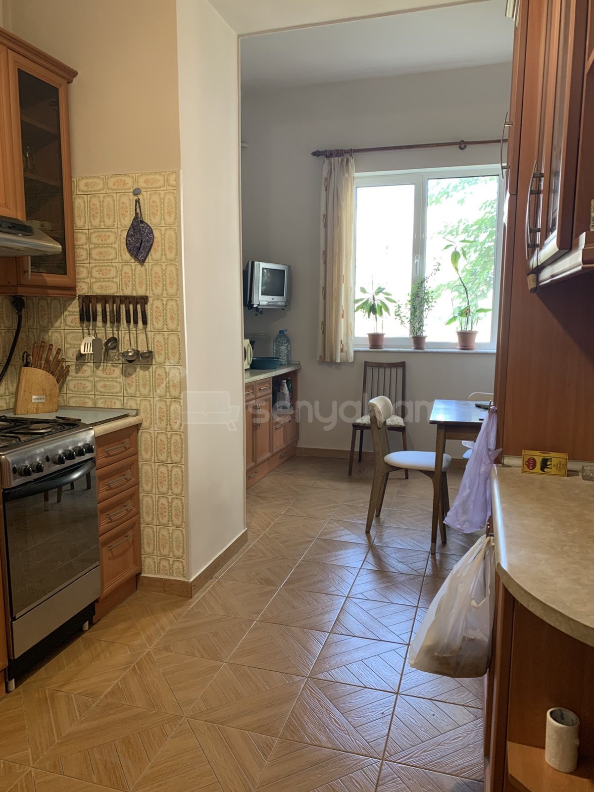 2 Սենյականոց Բնակարան Քարե Շենքում, 75քմ, 2/4 հարկ, Կապիտալ Վերանորոգված, Կահավորված, Արևկող