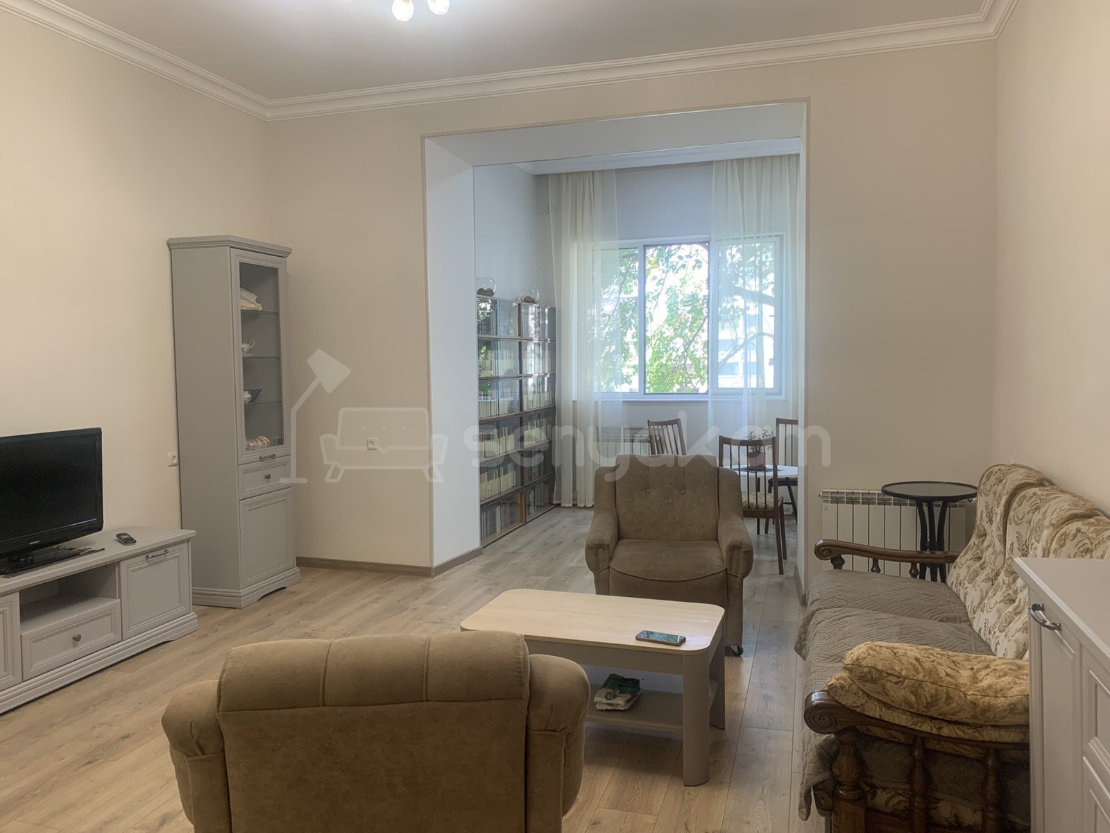 2 Սենյականոց Բնակարան Քարե Շենքում, 75քմ, 2/4 հարկ, Կապիտալ Վերանորոգված, Կահավորված, Արևկող