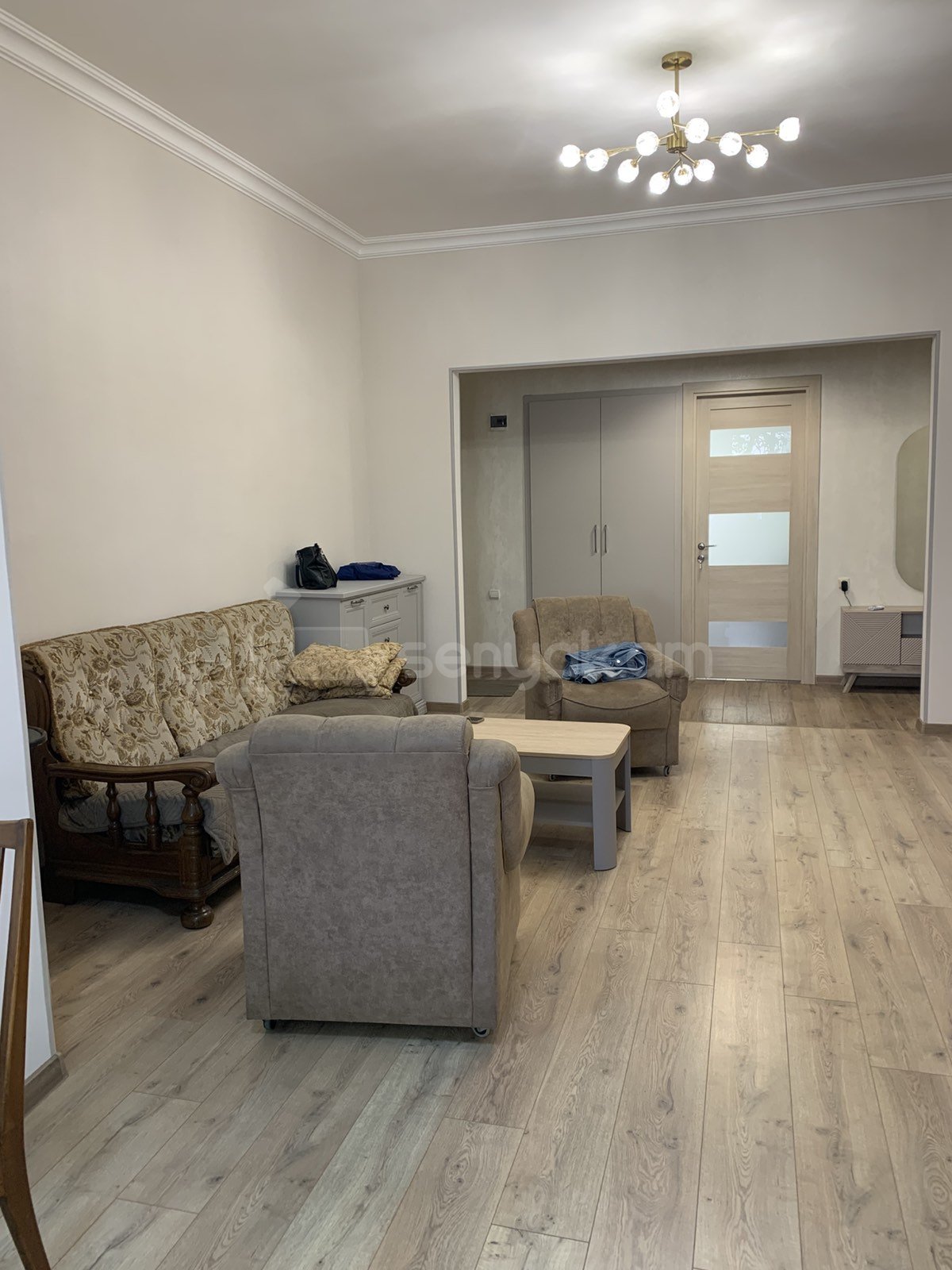 2 Սենյականոց Բնակարան Քարե Շենքում, 75քմ, 2/4 հարկ, Կապիտալ Վերանորոգված, Կահավորված, Արևկող