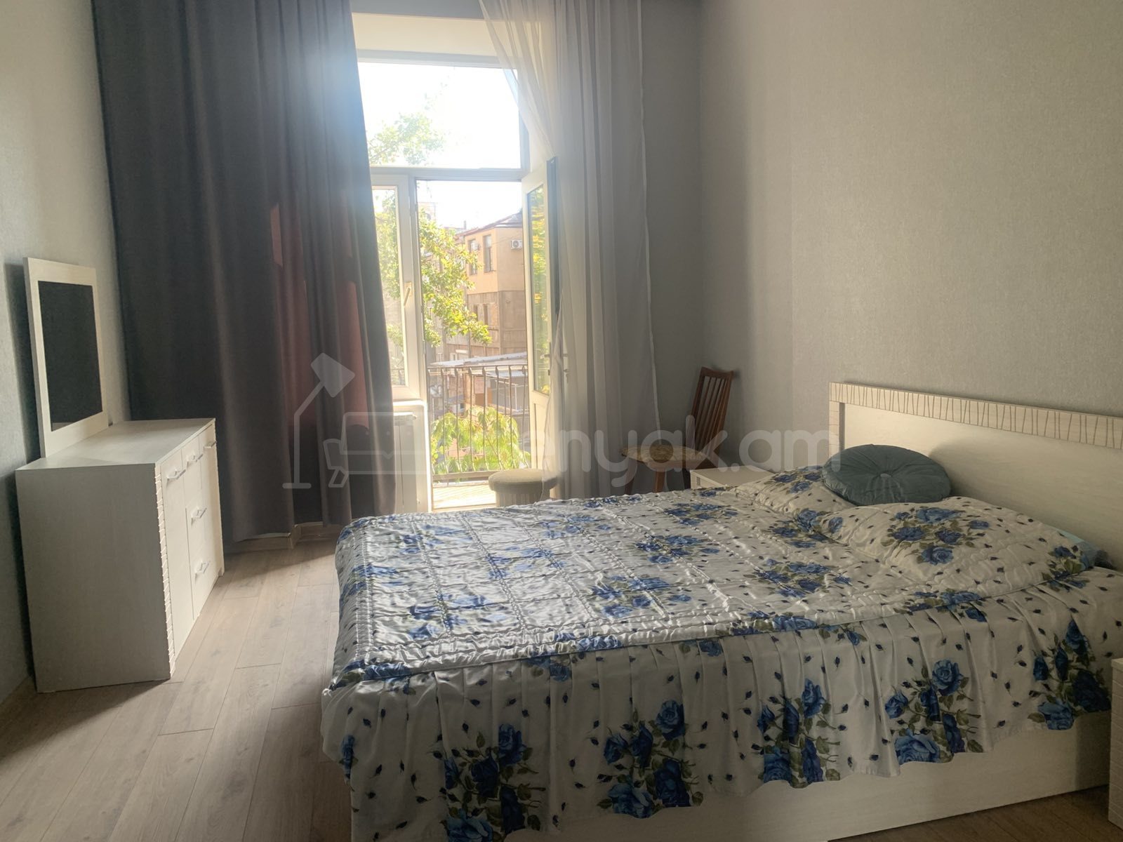 2 Սենյականոց Բնակարան Քարե Շենքում, 75քմ, 2/4 հարկ, Կապիտալ Վերանորոգված, Կահավորված, Արևկող