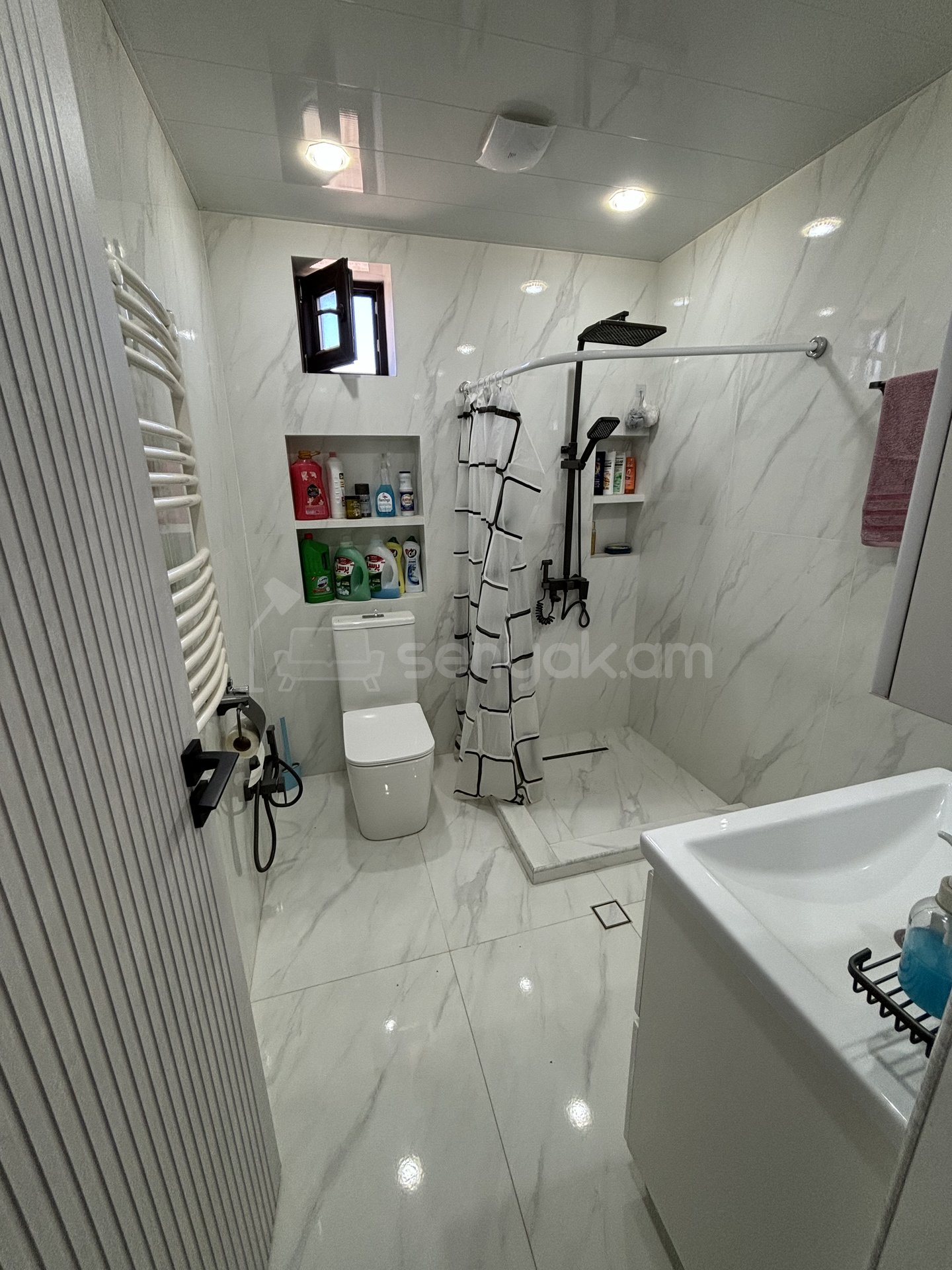 3 Սենյականոց Բնակարան Նորակառույց Քարե Շենքում, 68քմ, 1/1 հարկ, Դիզայներական Վերանորոգված, Կահավորված, Արևկող