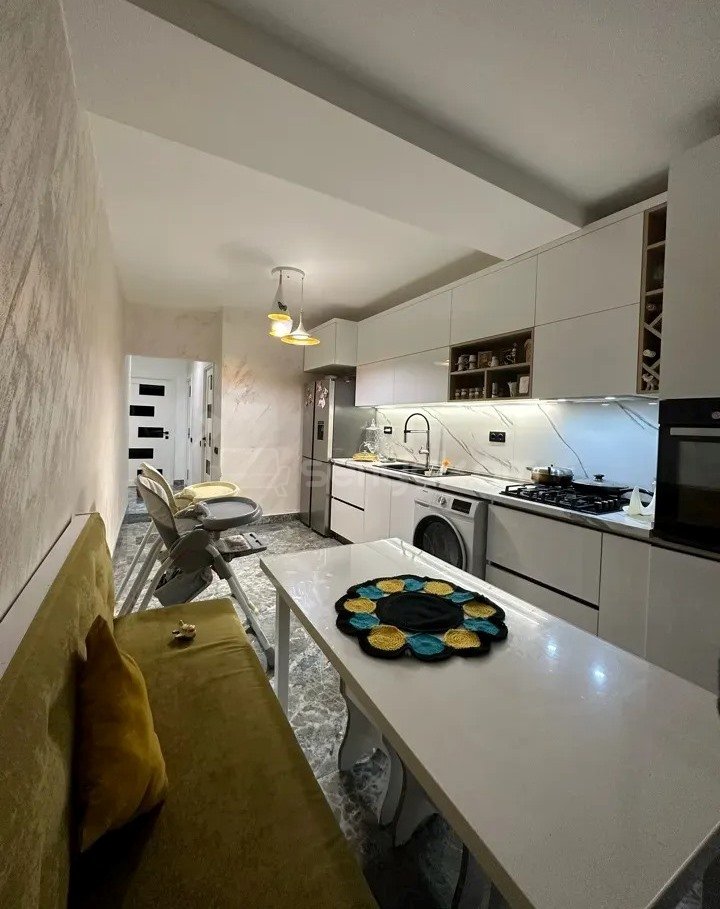 3 Սենյականոց Բնակարան, 80քմ, 6/10 հարկ, Կապիտալ Վերանորոգված