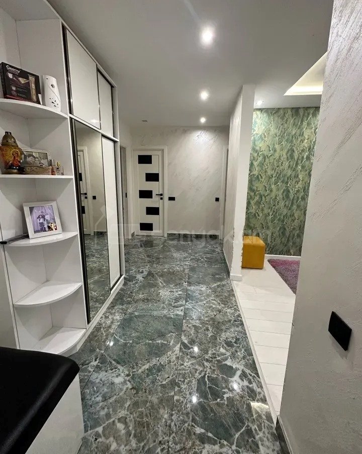 3 Սենյականոց Բնակարան, 80քմ, 6/10 հարկ, Կապիտալ Վերանորոգված