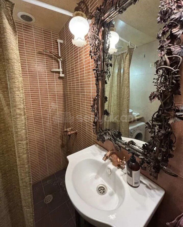 1 Սենյականոց Բնակարան Քարե Շենքում, 44քմ, 7/8 հարկ, Դիզայներական Վերանորոգված, Կահավորված