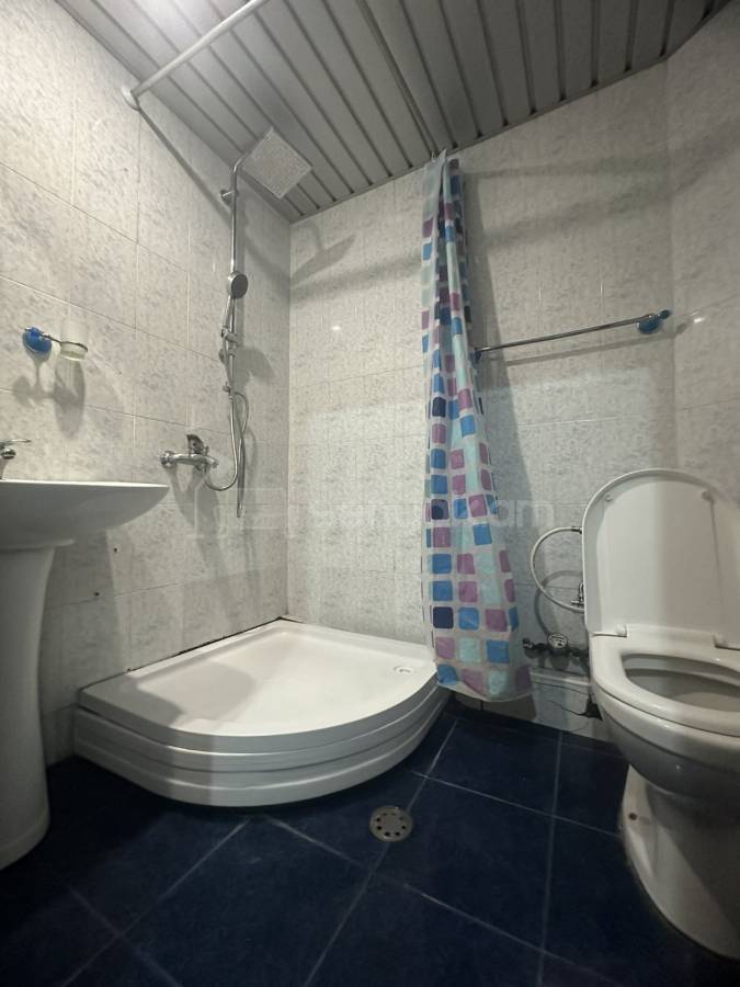 3 Սենյականոց Բնակարան Քարե Շենքում, 72քմ, 3/5 հարկ, Կապիտալ Վերանորոգված