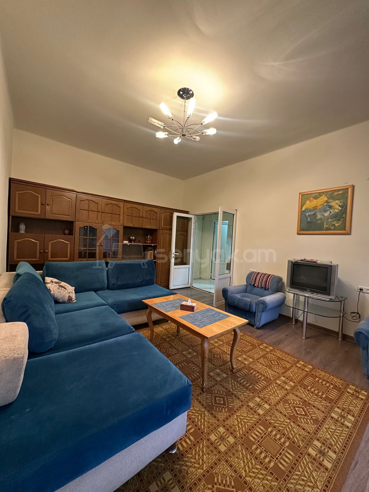 1 Սենյականոց Բնակարան Քարե Շենքում, 50քմ, 3/5 հարկ, Նորմալ Վիճակում, Կահավորված