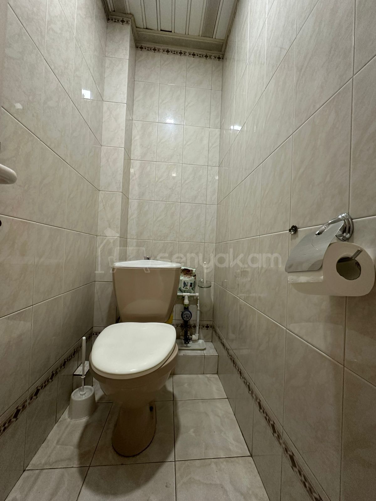 1 Սենյականոց Բնակարան Քարե Շենքում, 50քմ, 3/5 հարկ, Նորմալ Վիճակում, Կահավորված