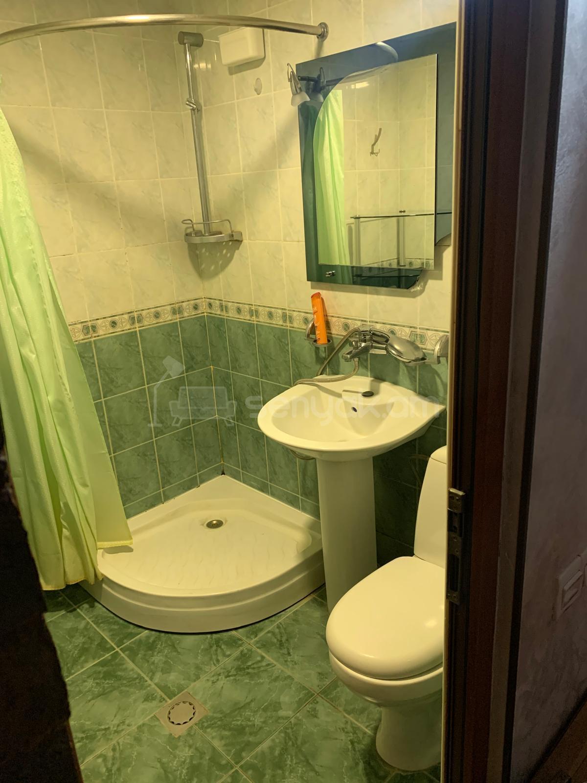 2 Սենյականոց Բնակարան Քարե Շենքում, 56քմ, 4/5 հարկ, Կապիտալ Վերանորոգված, Կահավորված, Արևկող