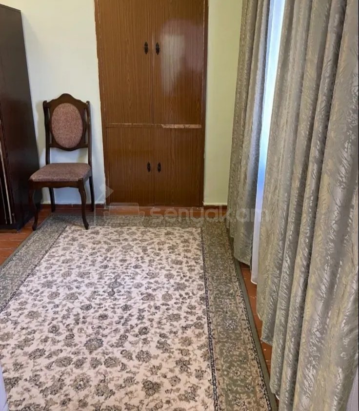 3 Սենյականոց Բնակարան Քարե Շենքում, 68քմ, 1/1 հարկ, Նորմալ Վիճակում, Կահավորված, Արևկող