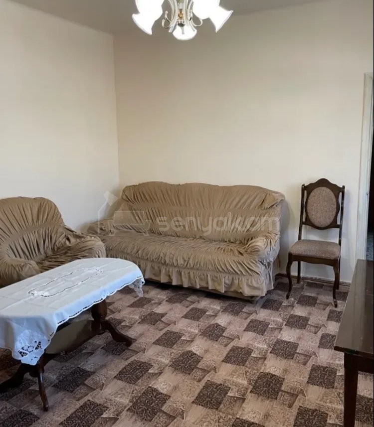 3 Սենյականոց Բնակարան Քարե Շենքում, 68քմ, 1/1 հարկ, Նորմալ Վիճակում, Կահավորված, Արևկող