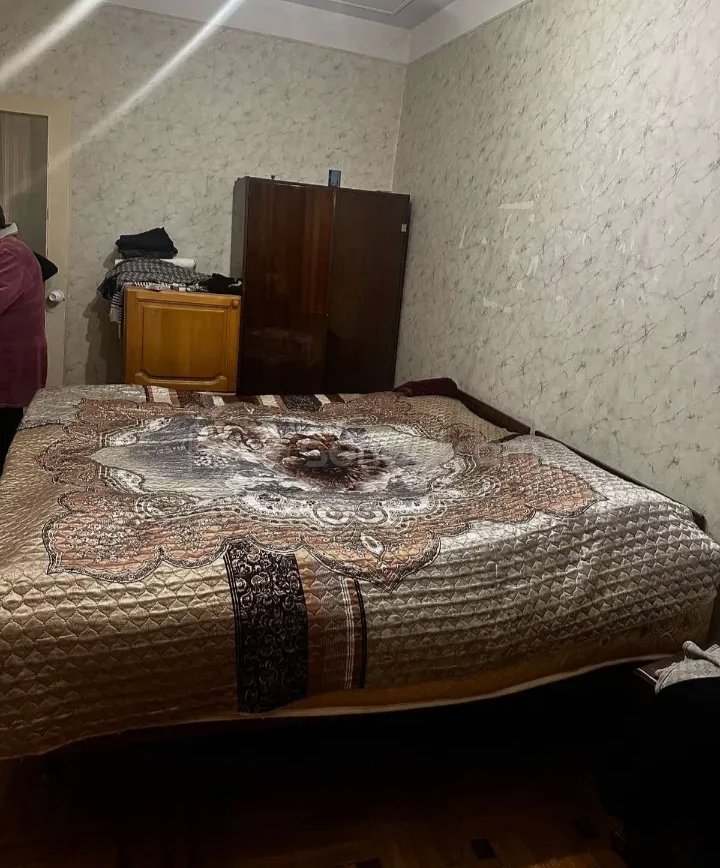 3 Սենյականոց Բնակարան Քարե Շենքում, 78քմ, 4/5 հարկ, Նորմալ Վիճակում, Կահավորված