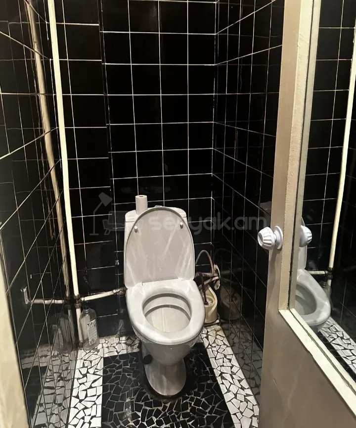 3 Սենյականոց Բնակարան Քարե Շենքում, 78քմ, 4/5 հարկ, Նորմալ Վիճակում, Կահավորված