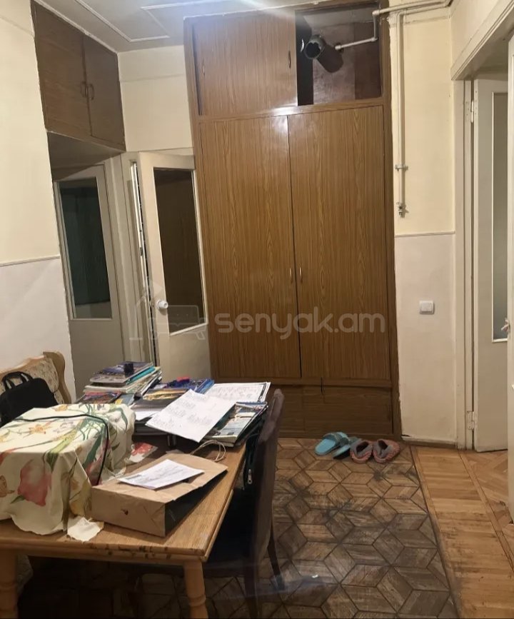 3 Սենյականոց Բնակարան Քարե Շենքում, 78քմ, 4/5 հարկ, Նորմալ Վիճակում, Կահավորված