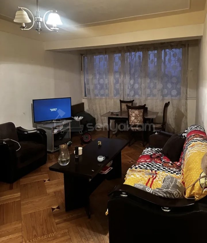 3 Սենյականոց Բնակարան Քարե Շենքում, 78քմ, 4/5 հարկ, Նորմալ Վիճակում, Կահավորված