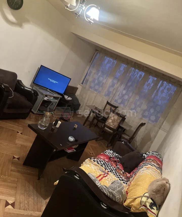 3 Սենյականոց Բնակարան Քարե Շենքում, 78քմ, 4/5 հարկ, Նորմալ Վիճակում, Կահավորված