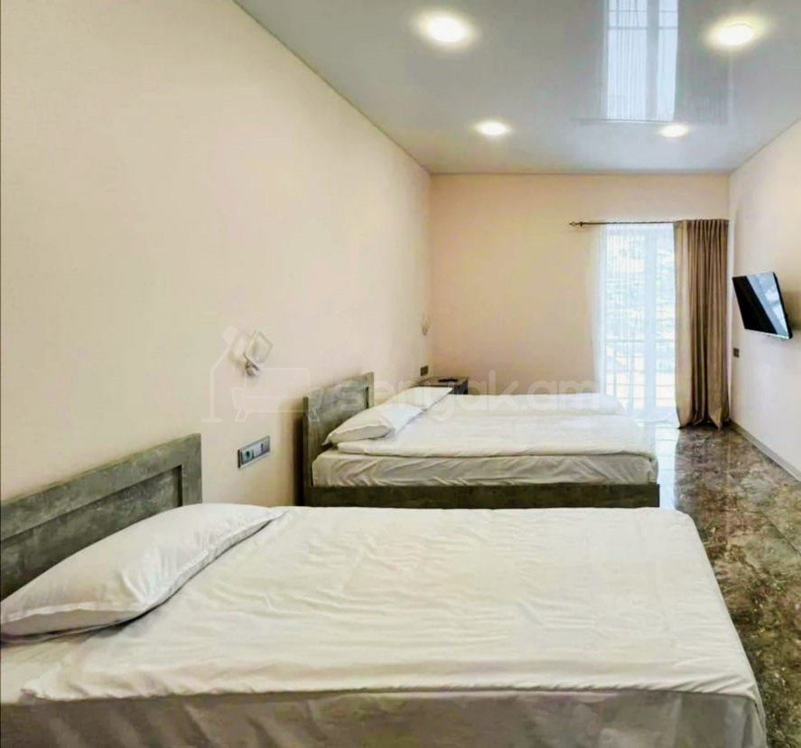 6 Սենյականոց Շքեղ Առանձնատուն, 300քմ, Լողավազանով