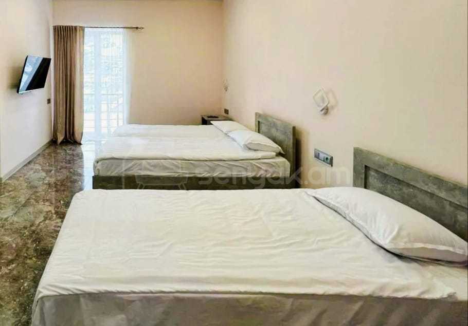 6 Սենյականոց Շքեղ Առանձնատուն, 300քմ, Լողավազանով