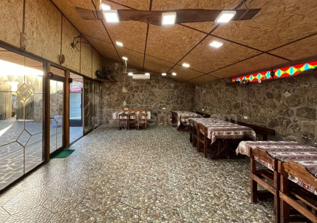 4 Սենյականոց Շքեղ Առանձնատուն, 200քմ, Լողավազանով