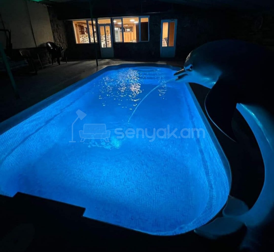 4 Սենյականոց Շքեղ Առանձնատուն, 200քմ, Լողավազանով