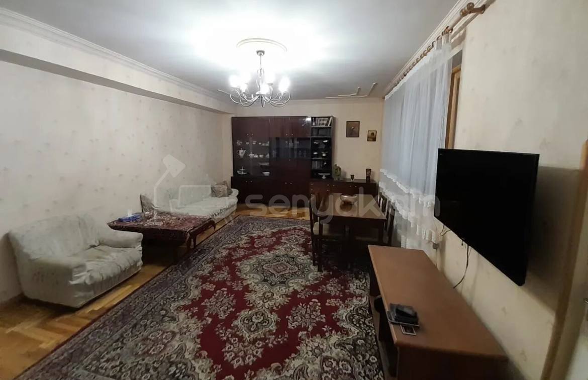 2 Սենյականոց Բնակարան Քարե Շենքում, 77քմ, 1/9 հարկ, Նորմալ Վիճակում, Կահավորված