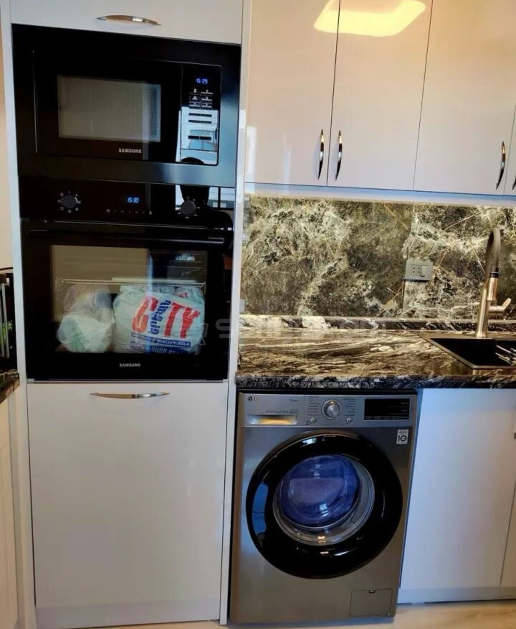 3 Սենյականոց Բնակարան Քարե Շենքում, 48քմ, 5/5 հարկ, Դիզայներական Վերանորոգված