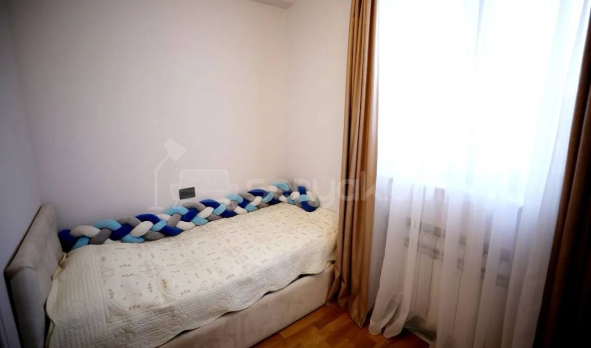 3 Սենյականոց Բնակարան Քարե Շենքում, 48քմ, 5/5 հարկ, Դիզայներական Վերանորոգված