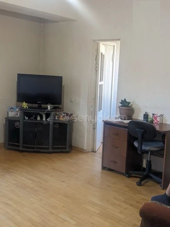 3 Սենյականոց Բնակարան, 80քմ, 7/14 հարկ, Նորմալ Վիճակում