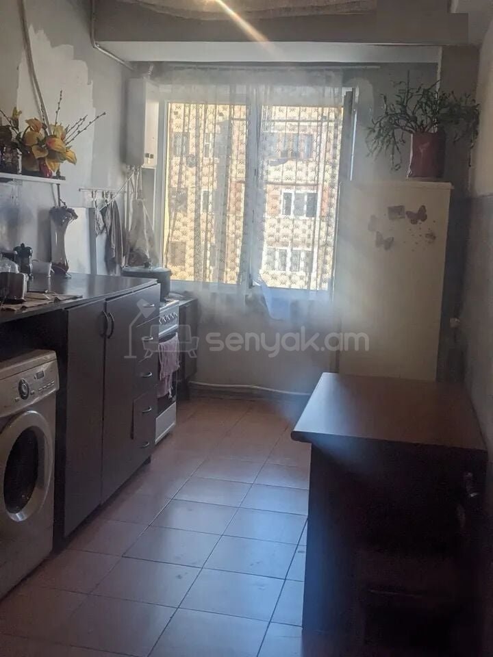 3 Սենյականոց Բնակարան, 80քմ, 7/14 հարկ, Նորմալ Վիճակում