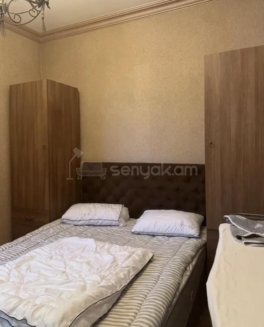 3 Սենյականոց Բնակարան Քարե Շենքում, 90քմ, 5/5 հարկ, Կոսմետիկ Վերանորոգված, Կահավորված