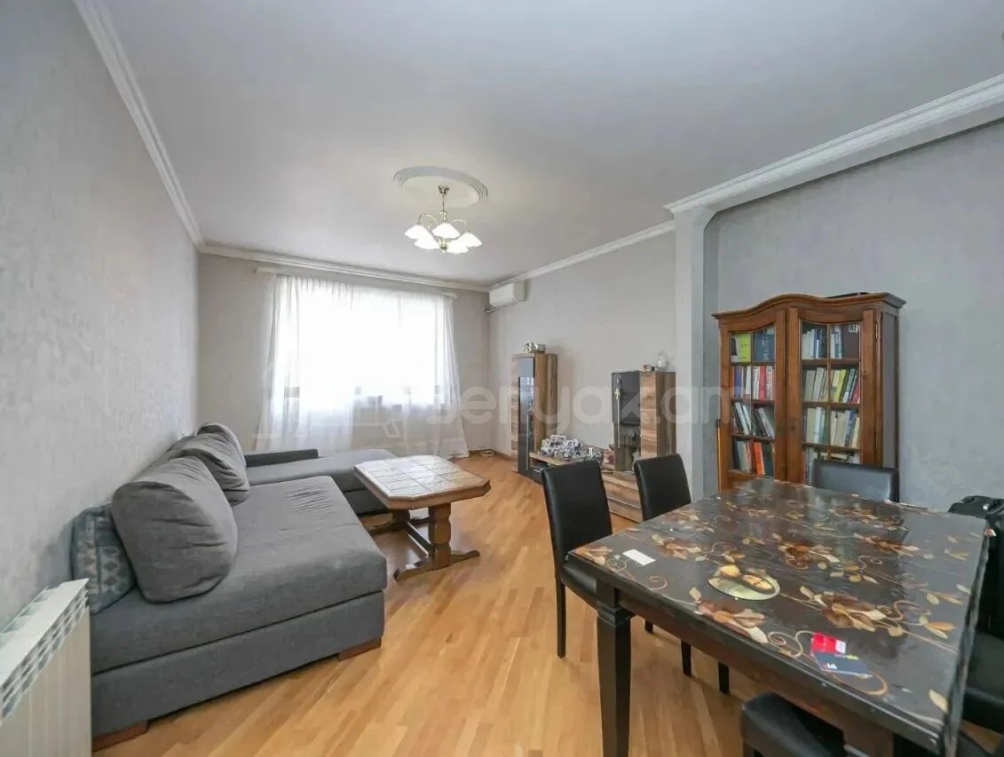 2 Սենյականոց Բնակարան Քարե Շենքում, 71քմ, 5/5 հարկ, Կապիտալ Վերանորոգված