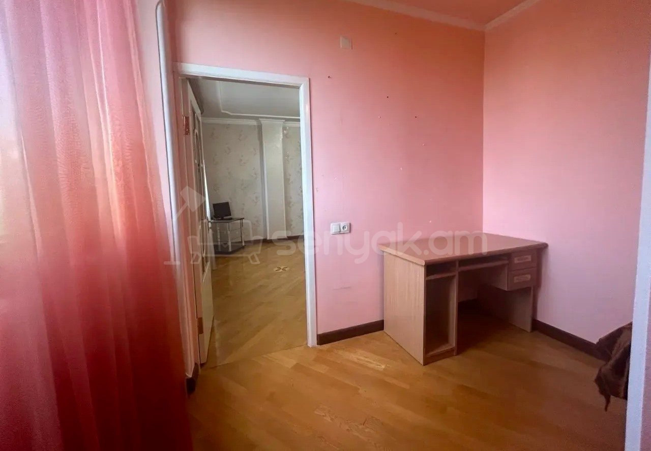 3 Սենյականոց Բնակարան, 61քմ, 5/12 հարկ, Կապիտալ Վերանորոգված