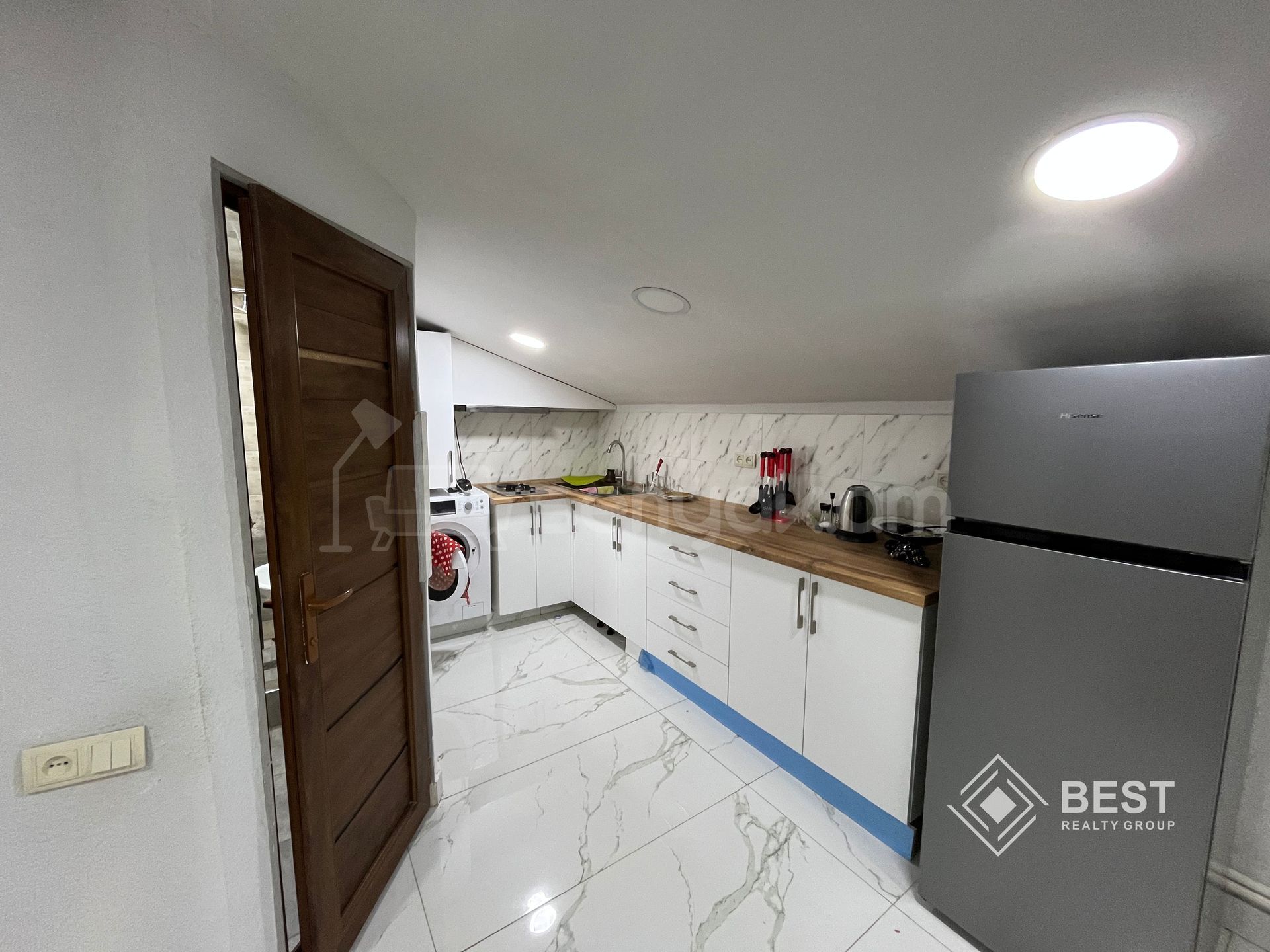 2 Սենյականոց Բնակարան Քարե Շենքում, 52քմ, 6/6 հարկ, Կապիտալ Վերանորոգված, Կահավորված, Արևկող