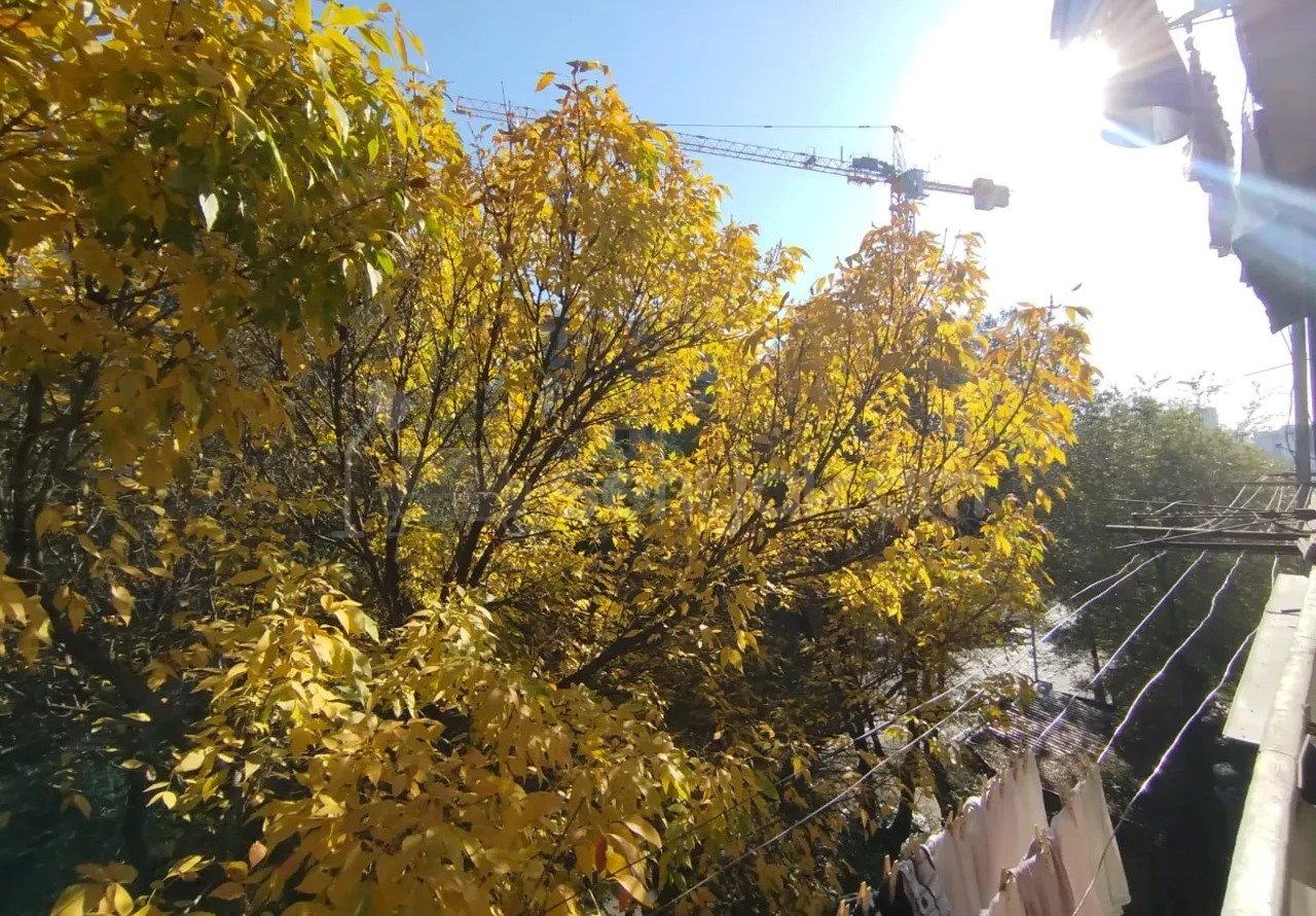 3 Սենյականոց Բնակարան Քարե Շենքում, 76քմ, 4/5 հարկ, Պետական Վիճակում