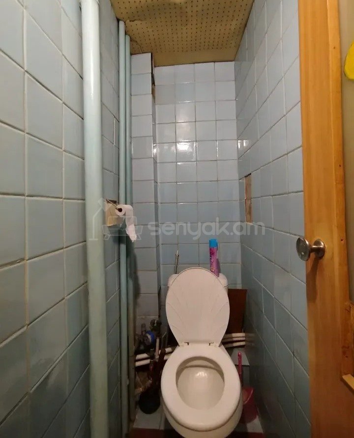 3 Սենյականոց Բնակարան Քարե Շենքում, 76քմ, 4/5 հարկ, Պետական Վիճակում