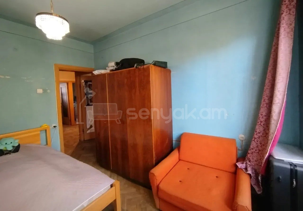 3 Սենյականոց Բնակարան Քարե Շենքում, 76քմ, 4/5 հարկ, Պետական Վիճակում