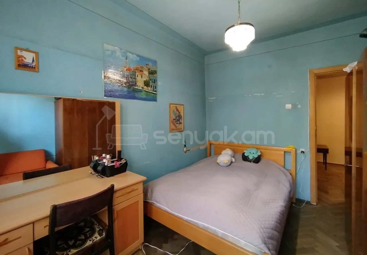 3 Սենյականոց Բնակարան Քարե Շենքում, 76քմ, 4/5 հարկ, Պետական Վիճակում