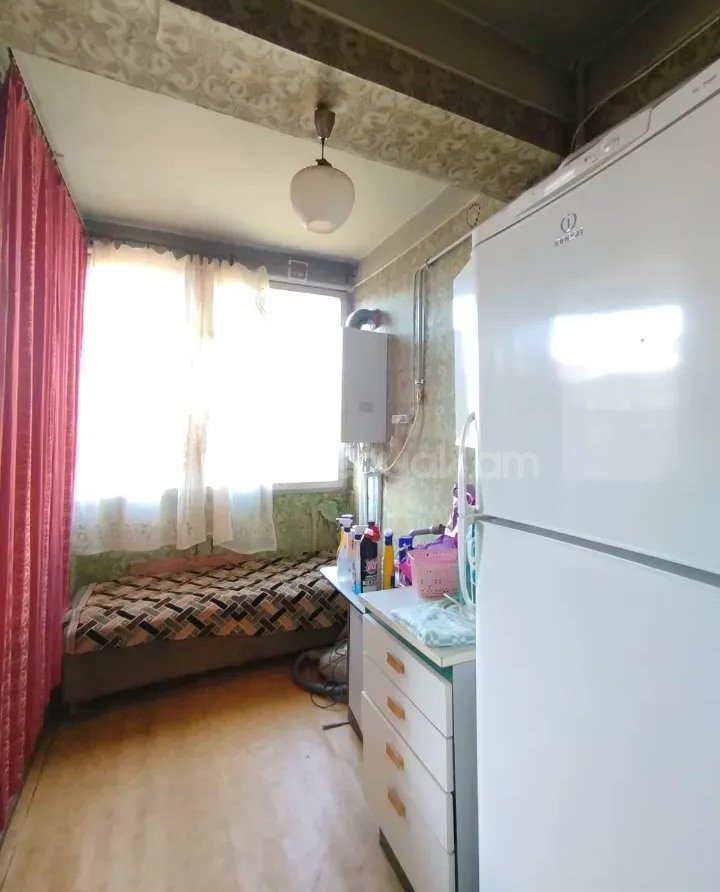 3 Սենյականոց Բնակարան Քարե Շենքում, 76քմ, 4/5 հարկ, Պետական Վիճակում