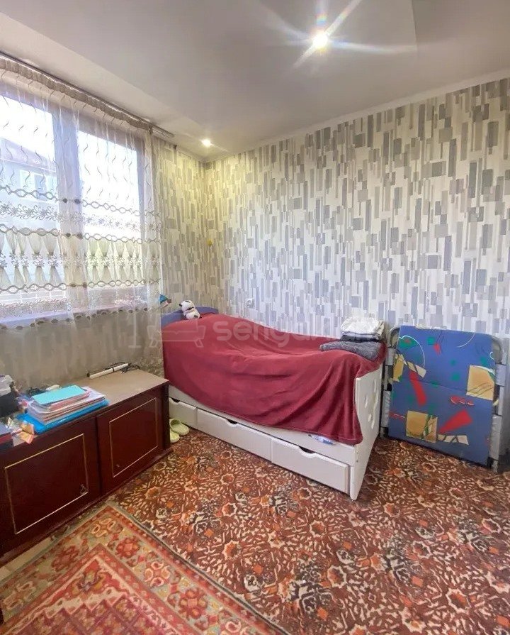 3 Սենյականոց Բնակարան Քարե Շենքում, 67քմ, 3/4 հարկ, Նորմալ Վիճակում