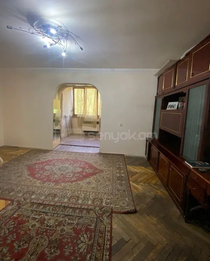 3 Սենյականոց Բնակարան Քարե Շենքում, 67քմ, 3/4 հարկ, Նորմալ Վիճակում