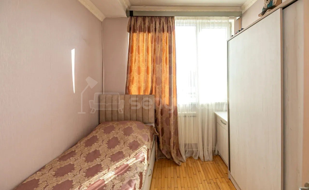 3 Սենյականոց Բնակարան Քարե Շենքում, 76քմ, 5/5 հարկ, Կապիտալ Վերանորոգված