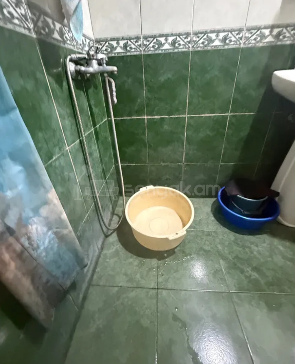 1 Սենյականոց Բնակարան Քարե Շենքում, 33քմ, 1/4 հարկ, Պետական Վիճակում