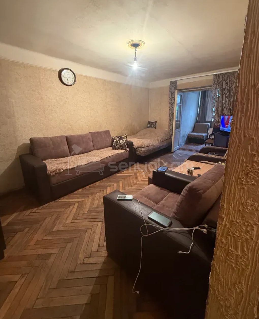 1 Սենյականոց Բնակարան Քարե Շենքում, 33քմ, 1/4 հարկ, Պետական Վիճակում