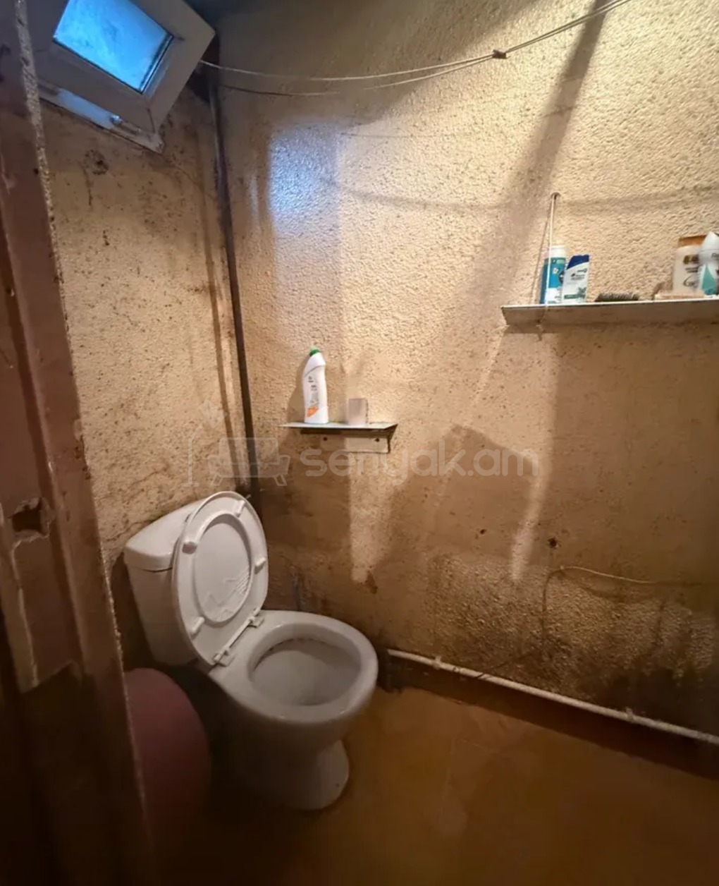 1 Սենյականոց Բնակարան Քարե Շենքում, 33քմ, 1/4 հարկ, Պետական Վիճակում