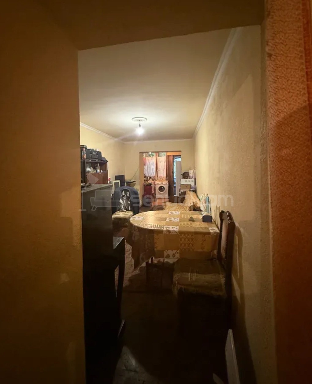 1 Սենյականոց Բնակարան Քարե Շենքում, 33քմ, 1/4 հարկ, Պետական Վիճակում