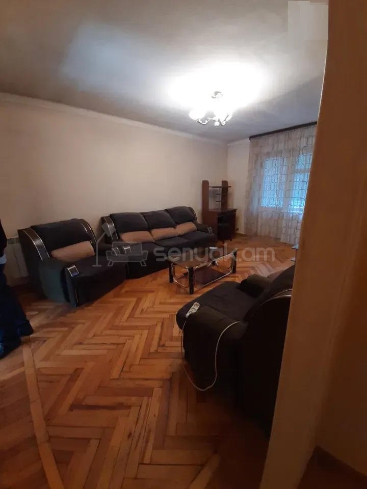 2 Սենյականոց Բնակարան Քարե Շենքում, 57քմ, 5/5 հարկ, Նորմալ Վիճակում