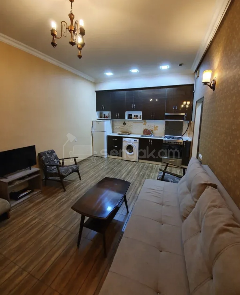 2 Սենյականոց Բնակարան Քարե Շենքում, 35քմ, 4/4 հարկ, Կապիտալ Վերանորոգված